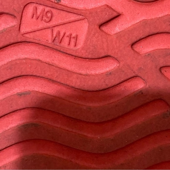 Native Disney Minnie Mouse Red & White Slip Ons - Picture 8 of 10